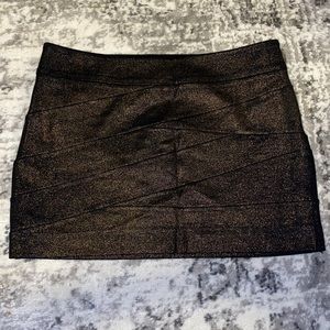 Lightly Used! EXPRESS! SKIRT! Size 2! Black/Gold!